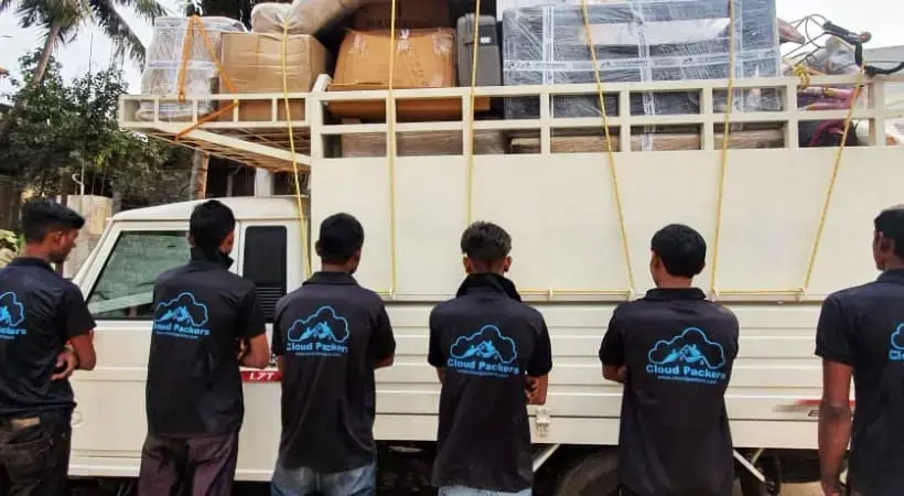 Cloud Packing team with Truck